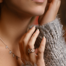 Carica l'immagine nel visualizzatore di Gallery, Anello Soulshine Dorato Personalizzato con Stelle e Iniziale in Argento 925 e Zirconi Regolabile