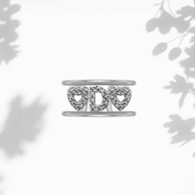 Carica l'immagine nel visualizzatore di Gallery, Anello Soulshine Personalizzato con Cuori e Iniziale in Argento 925 e Zirconi Regolabile