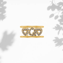 Carica l'immagine nel visualizzatore di Gallery, Anello Soulshine Dorato con cuori e iniziale in Argento 925 e Zirconi Regolabile