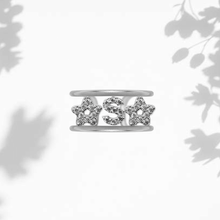Carica l'immagine nel visualizzatore di Gallery, Anello Soulshine Personalizzato con Stelle e Iniziale in Argento 925 e Zirconi Regolabile