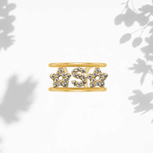 Carica l'immagine nel visualizzatore di Gallery, Anello Soulshine Dorato Personalizzato con Stelle e Iniziale in Argento 925 e Zirconi Regolabile