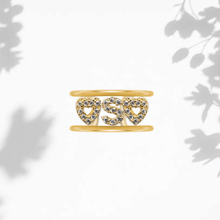 Carica l'immagine nel visualizzatore di Gallery, Anello Soulshine Dorato con cuori e iniziale in Argento 925 e Zirconi Regolabile