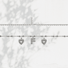Carica l&#39;immagine nel visualizzatore di Gallery, Collana Soulshine Personalizzata con Cuori e Iniziale in Argento 925 e Zirconi
